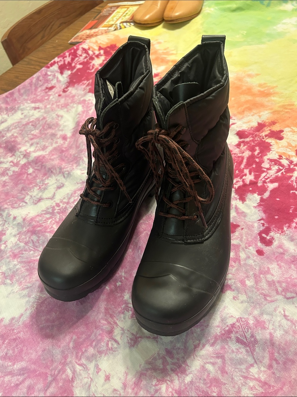 Hunter quilted rain boots size 10